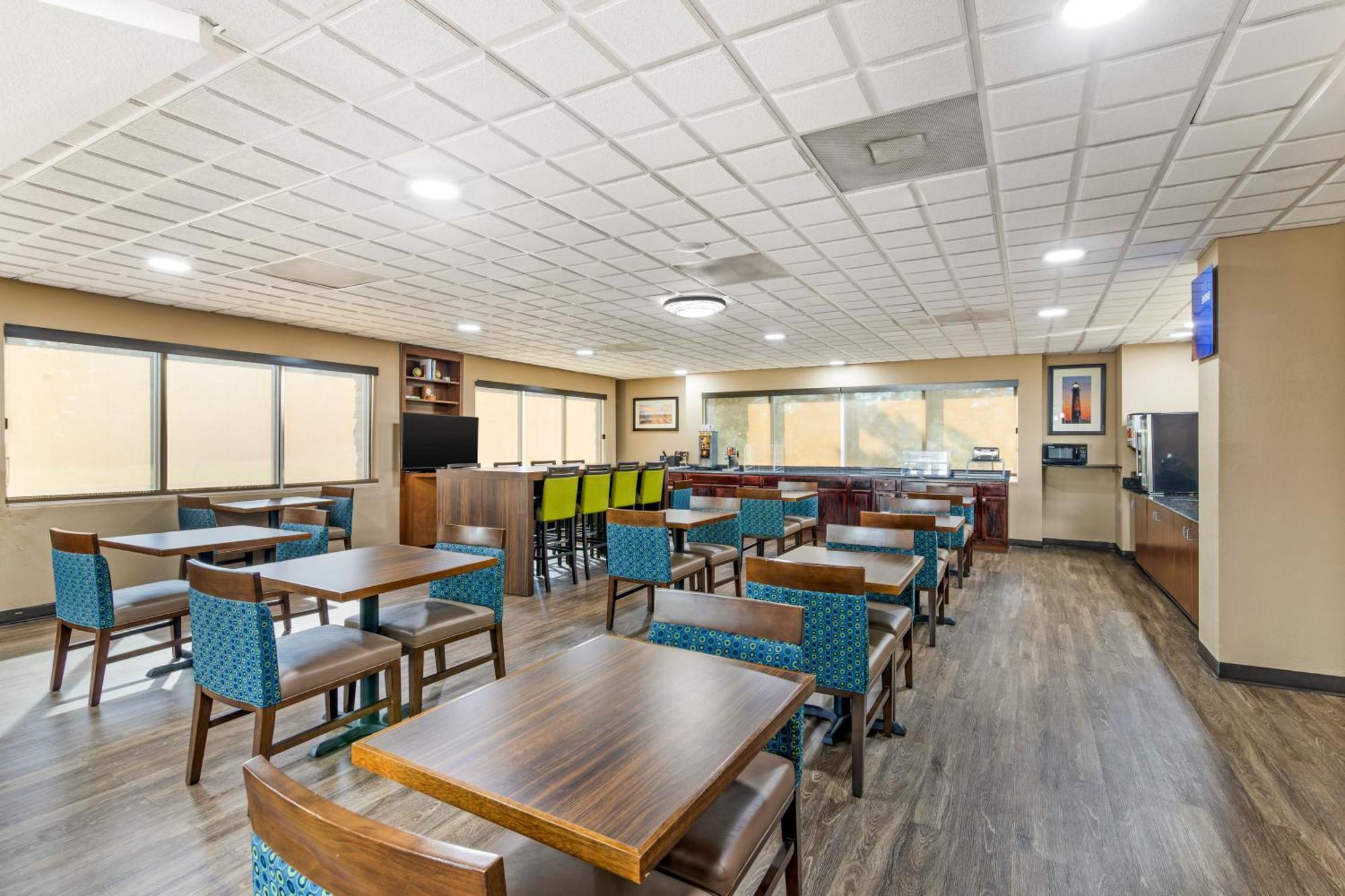 Comfort Suites Brunswick Exteriér fotografie